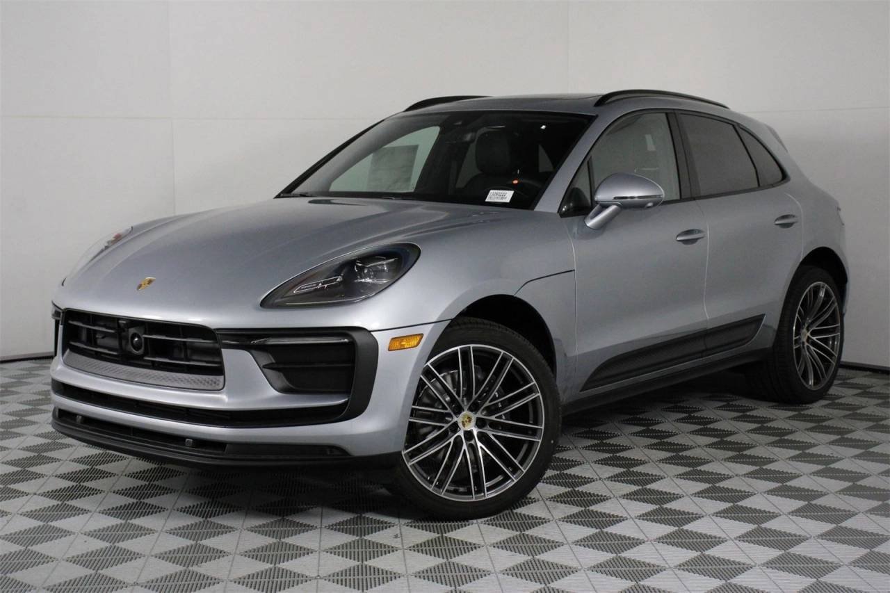2026 Porsche Macan -'s photo