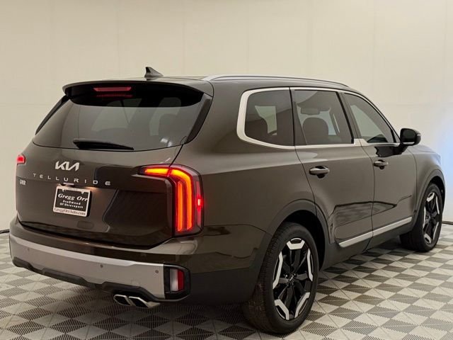 Used 2023 Moss Kia EX image 11