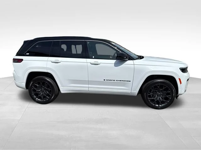 New 2026 Bright White Clearcoat Jeep Summit image 8