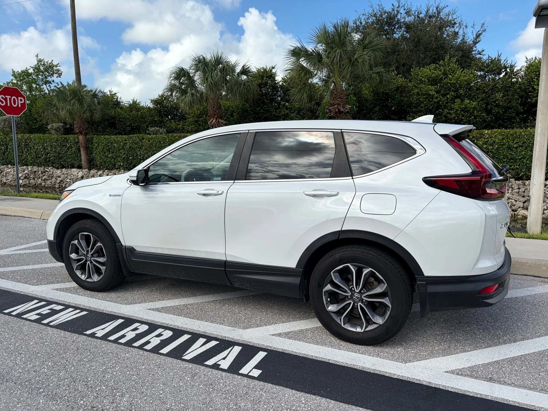Used 2022 Platinum White Pearl Honda EX-L image 9