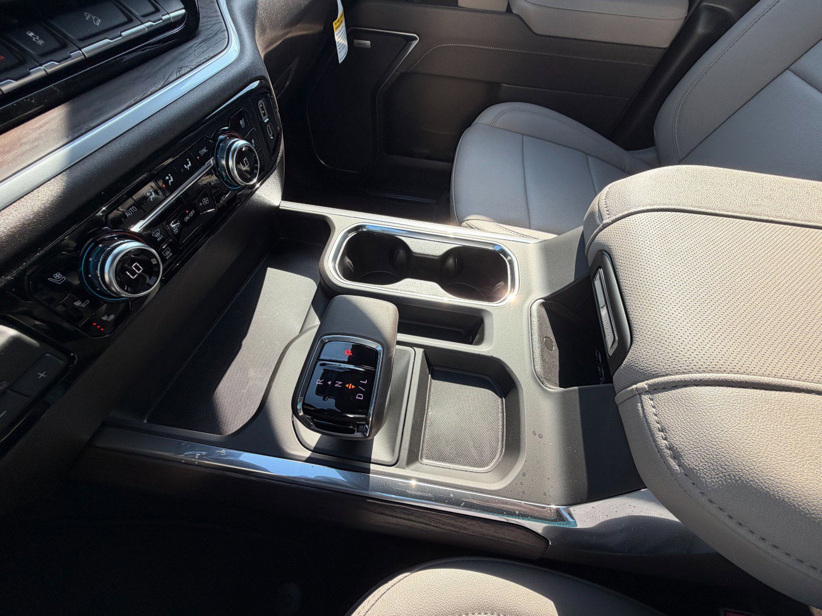 2026 GMC Sierra 1500 SLT - Photo 20