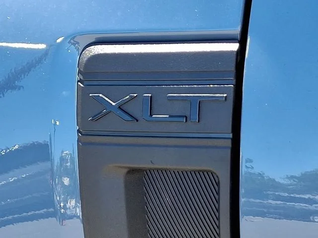 New 2026 Azure Gray Metallic Tri-Coat Ford XLT image 15