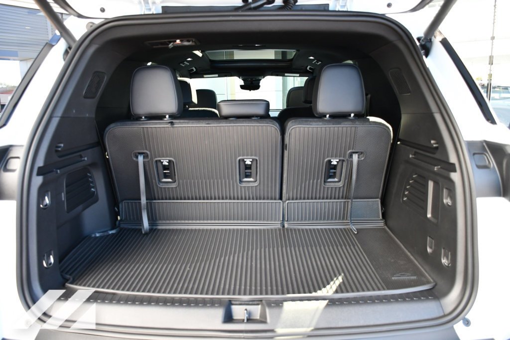 2027 Chevrolet Traverse LT - Photo 26