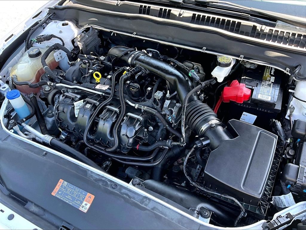 Used 2019 White Ford SE image 35