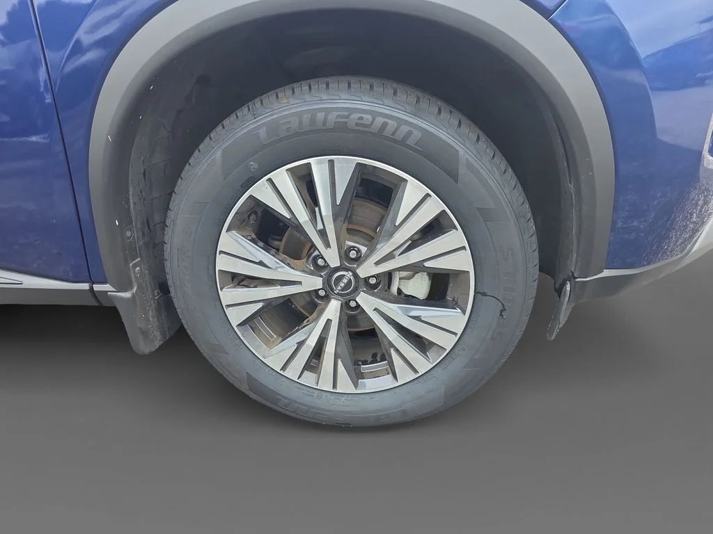 Used 2022 Caspian Blue Metallic Nissan SV image 10