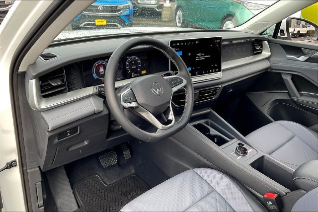 2025 Volkswagen Tiguan SE - Photo 7