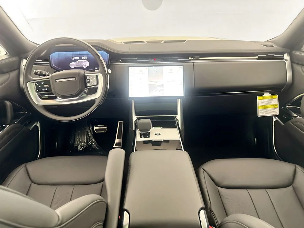 New 2026 Santorini Black Land Rover SE image 19