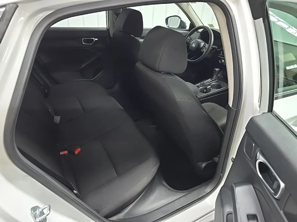 Used 2023 White Honda LX image 17