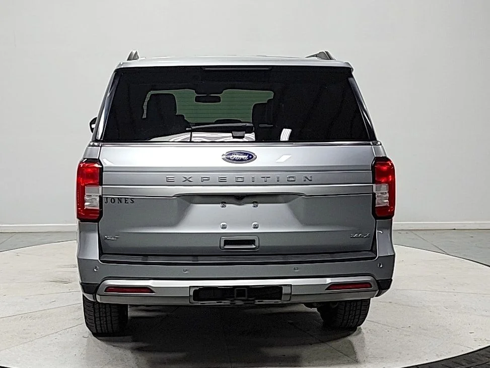 Used 2024 Silver Ford XLT image 6