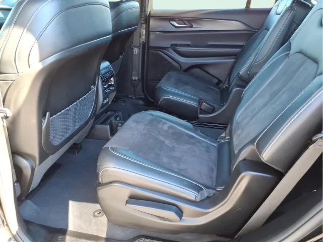Used 2023 Black Jeep Altitude X image 16