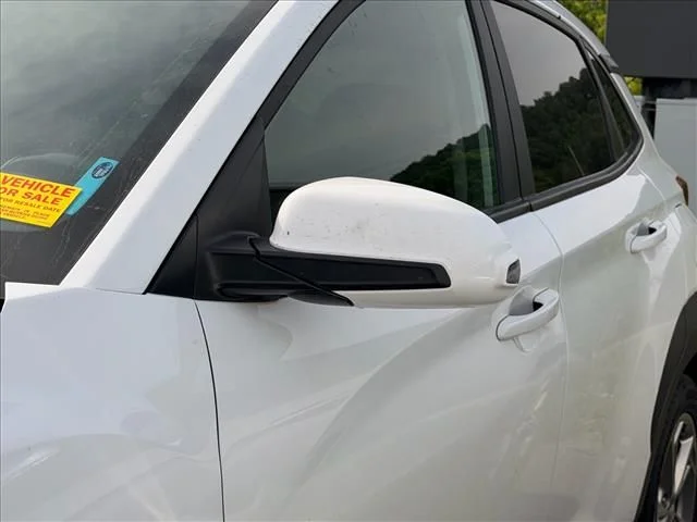 Used 2022 White Hyundai SEL image 8