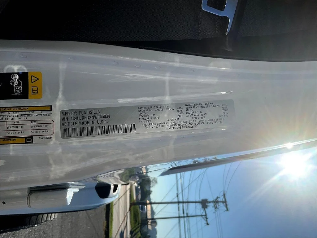 Used 2022 White Jeep Unlimited Sahara image 22