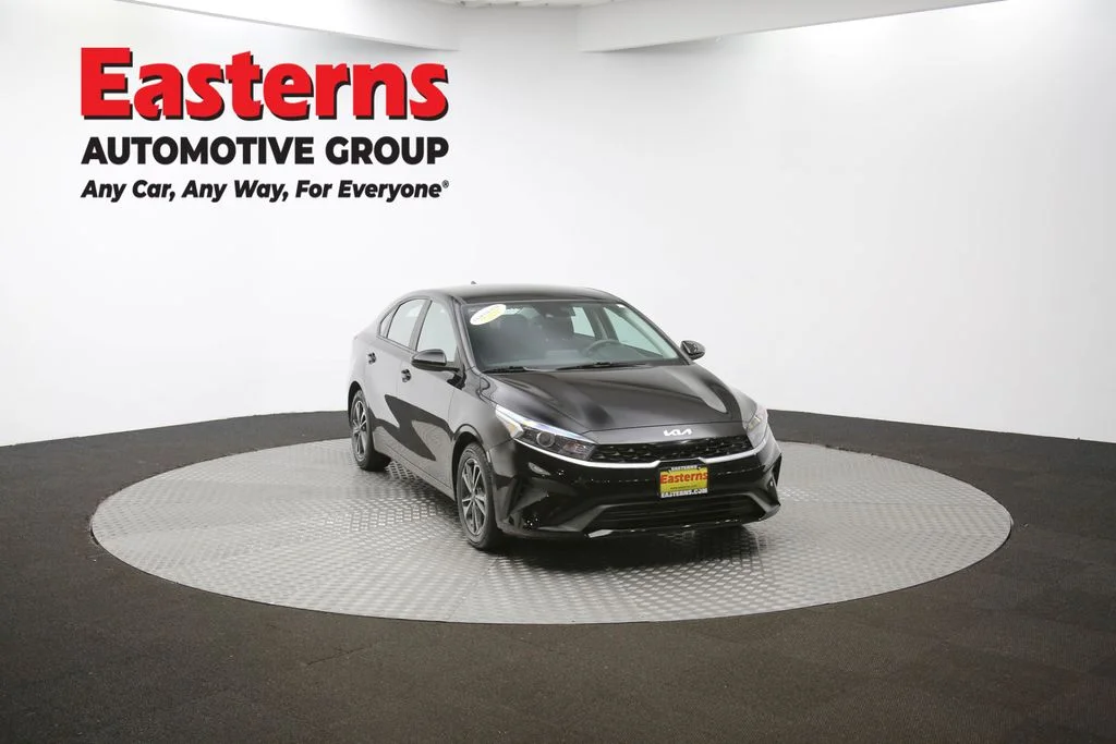 Used 2022 Black Kia LXS image 47