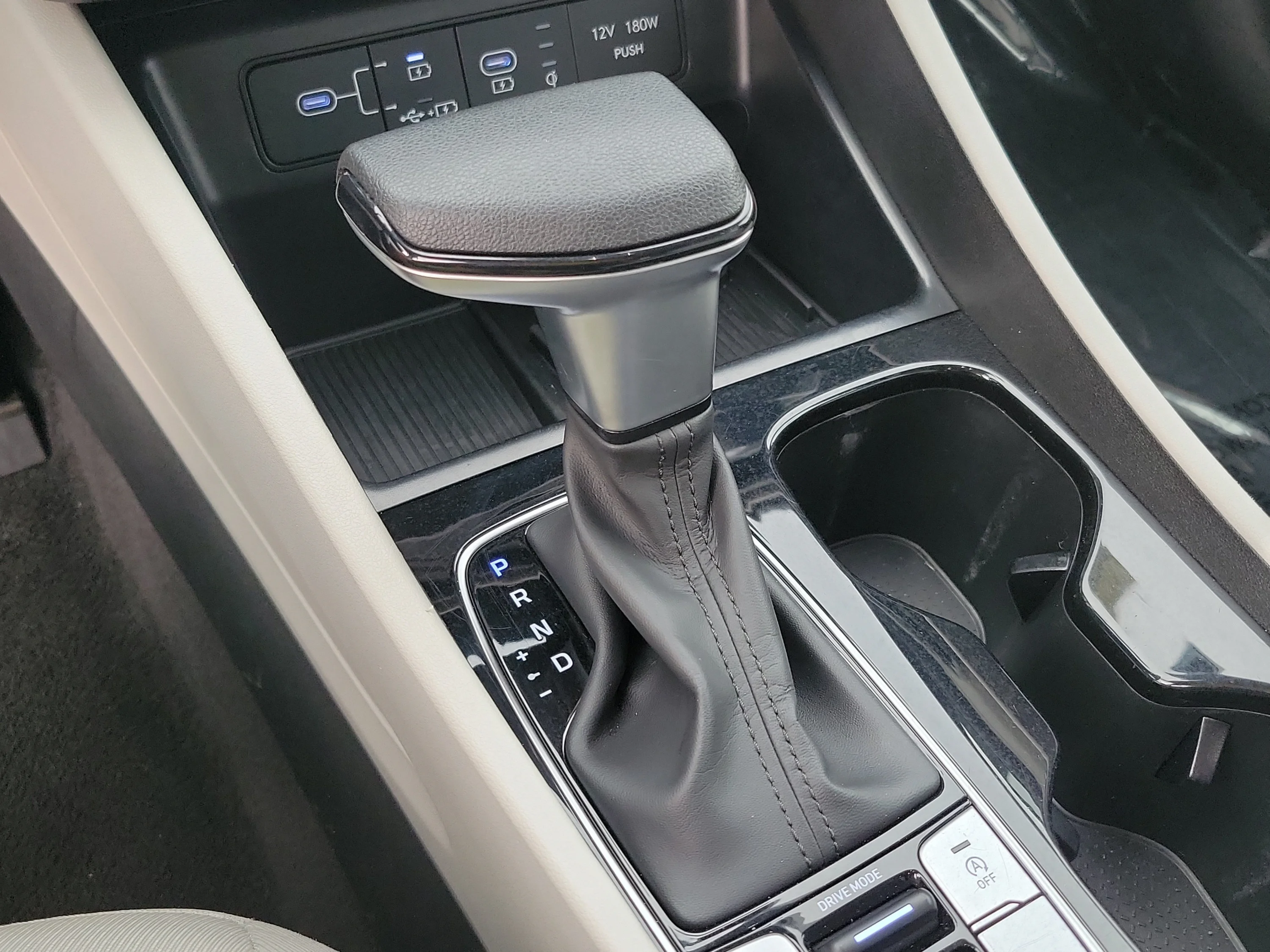 Used 2025 Phantom Black Hyundai SEL image 36