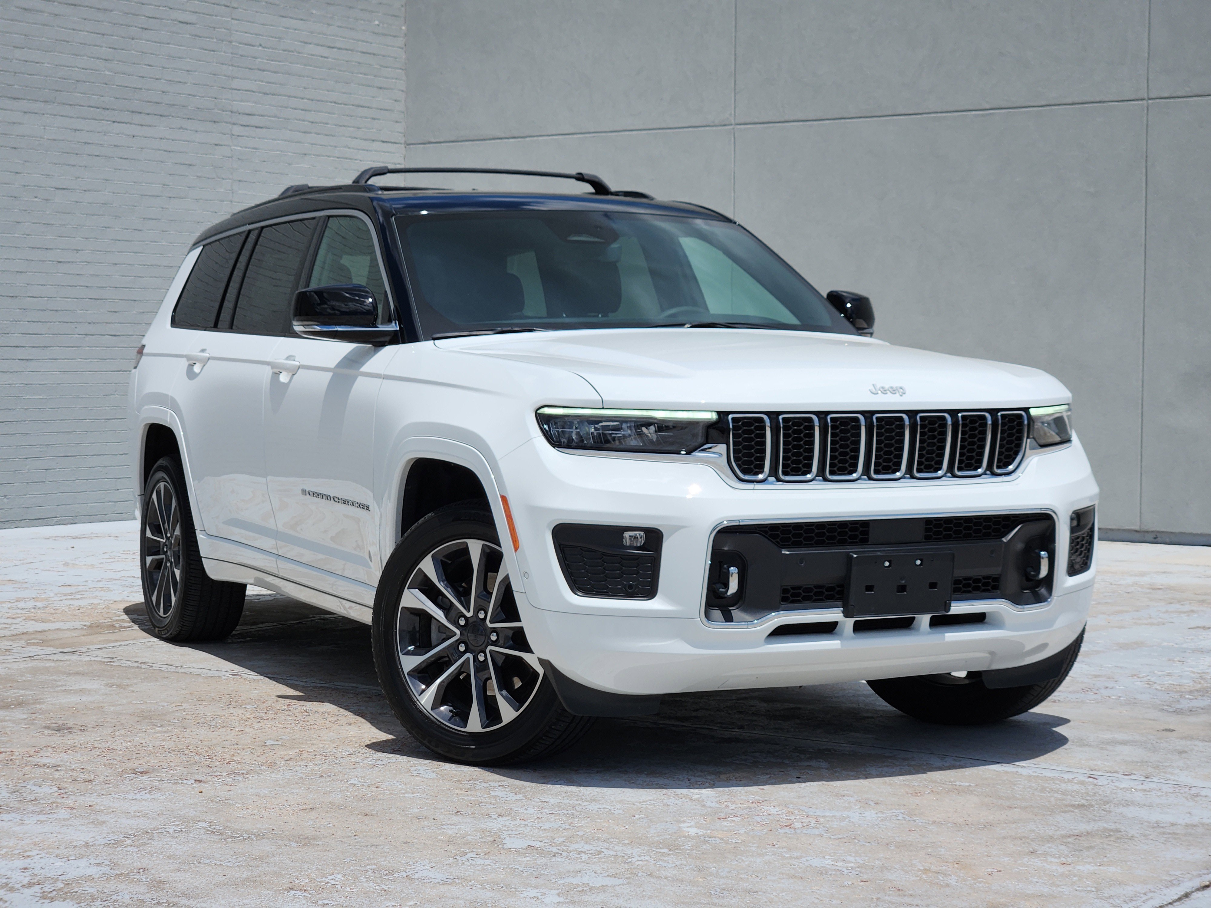 2024 Jeep Grand Cherokee L Overland 4x4's photo