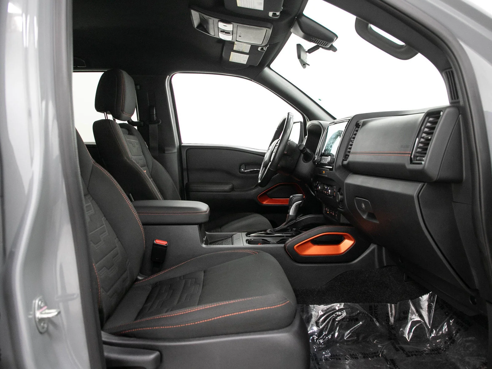 Used 2022 Boulder Gray Pearl Nissan PRO-4X image 13