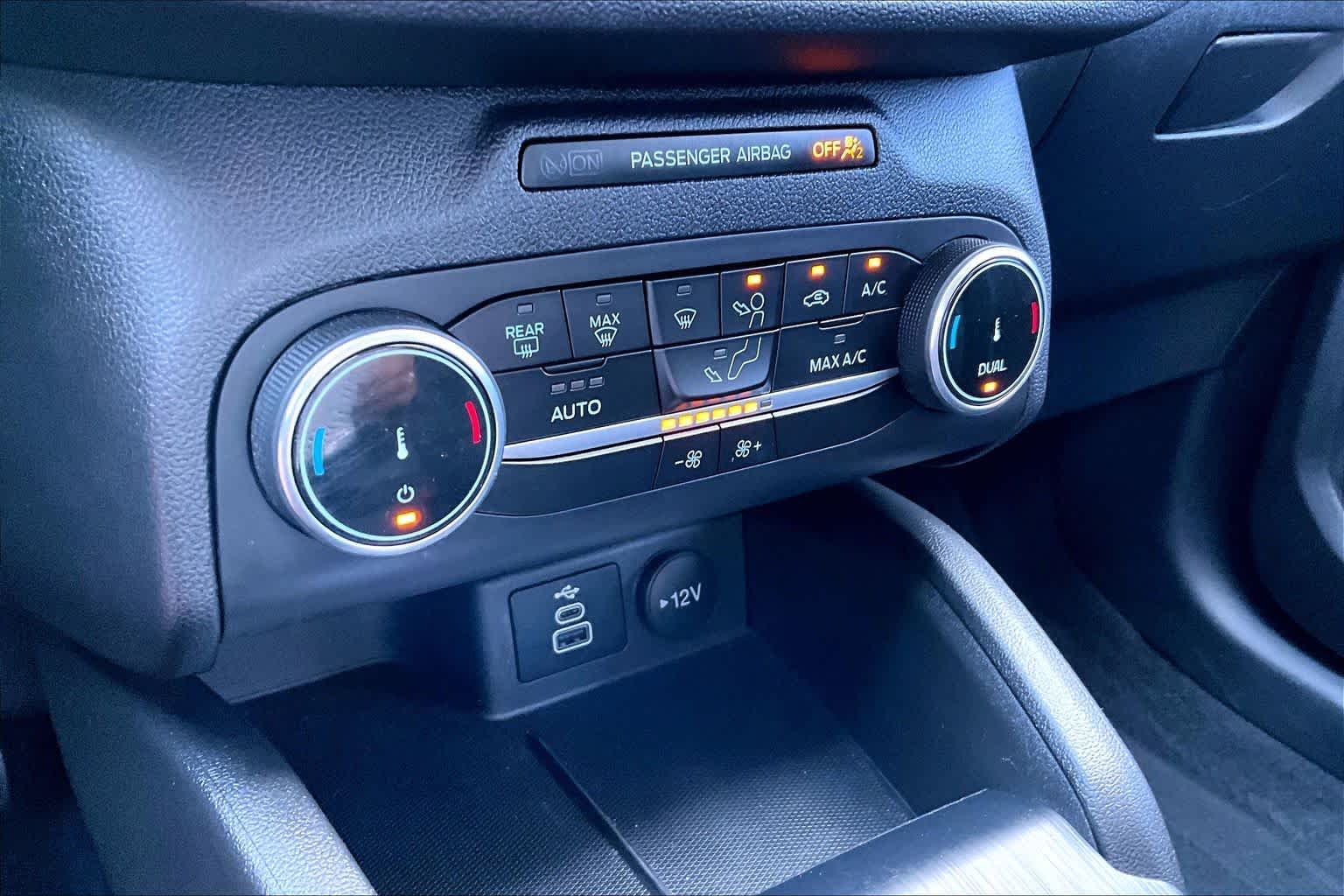 Used 2024 Agate Black Ford Active image 34