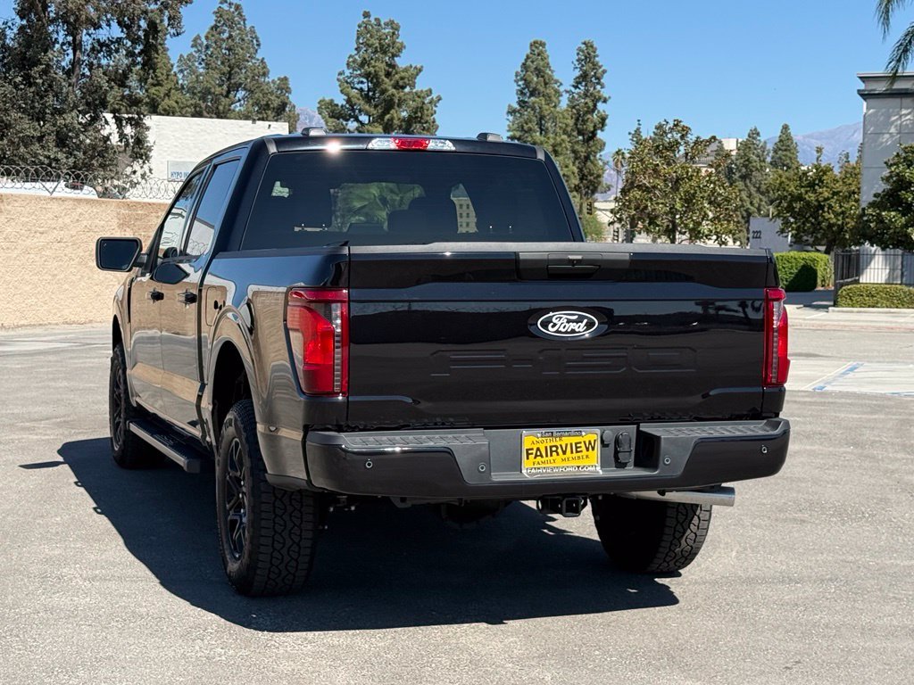 New 2026 Agate Black Metallic Ford XLT image 4