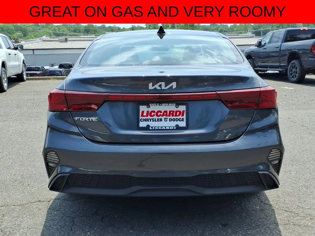 Used 2023 Gray Kia LXS image 5