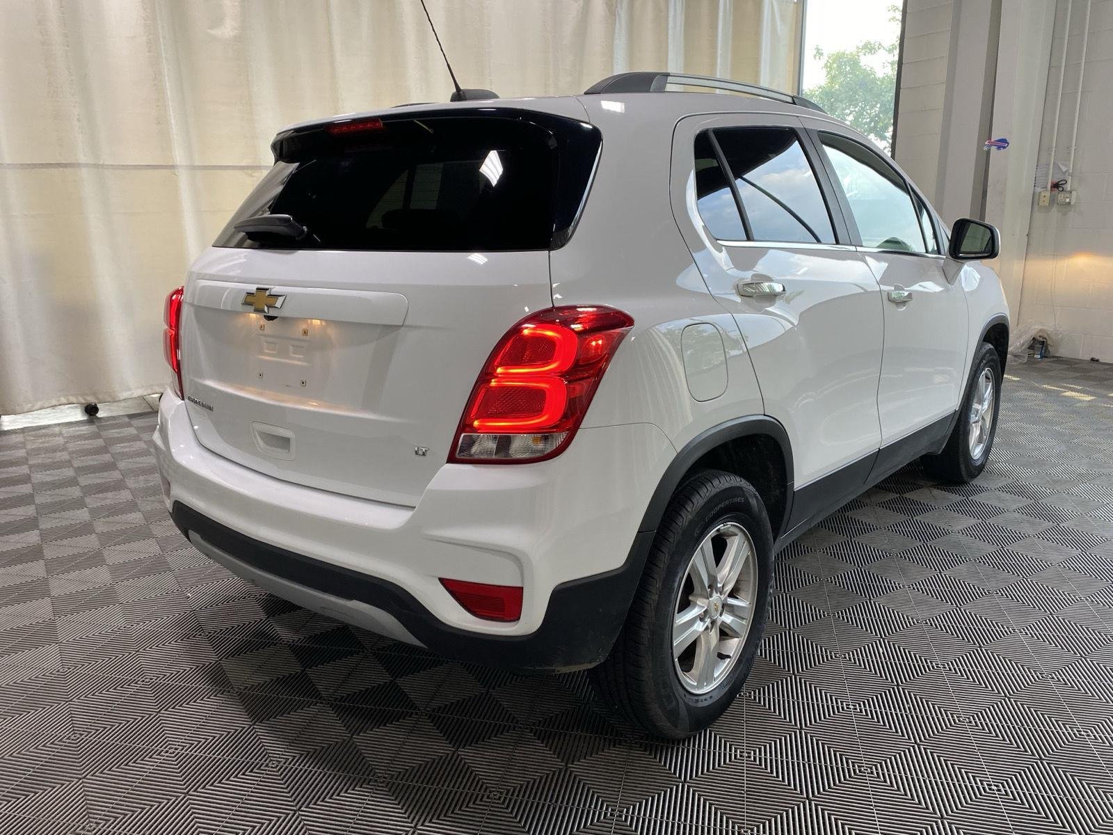 Used 2019 Summit White Chevrolet LT image 7