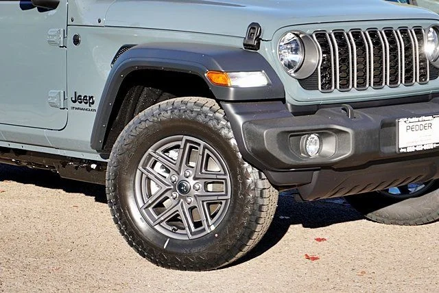 New 2026 Anvil Clear-Coat Exterior Paint Jeep Sport S image 4