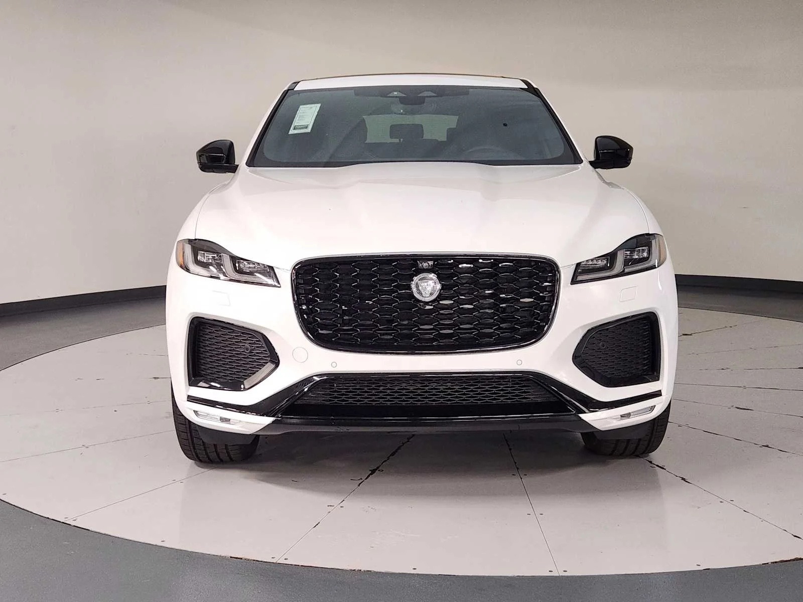 New 2026 Ostuni Pearl White Premium Metallic Jaguar R-Dynamic S image 16