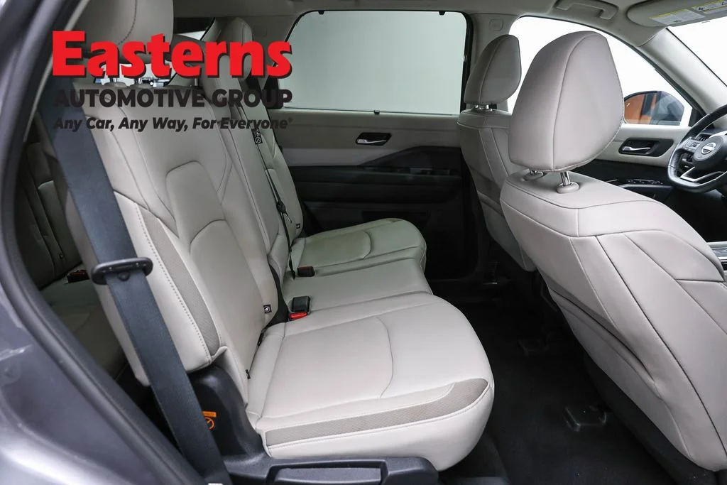 Used 2022 Gray Nissan SL image 23