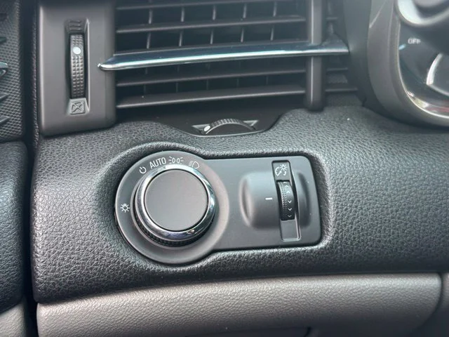 Used 2014 Silver Chevrolet LS image 17