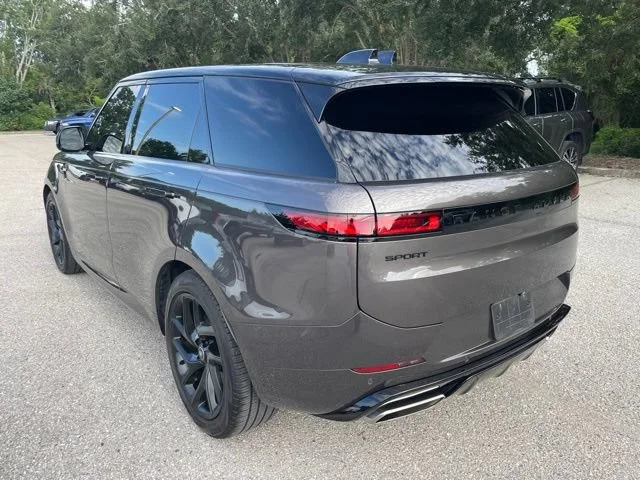 Used 2024 Gray Land Rover Dynamic SE image 4