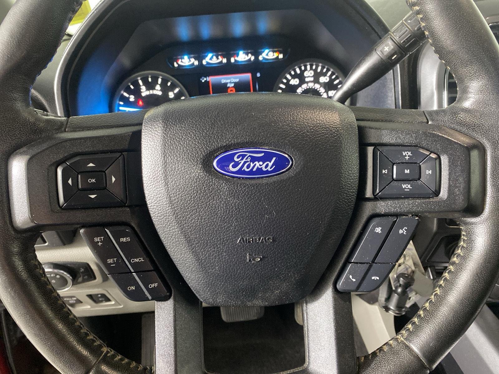 Used 2019 Ruby Red Metallic Tinted Clearcoat/Magnetic Ford XLT image 17