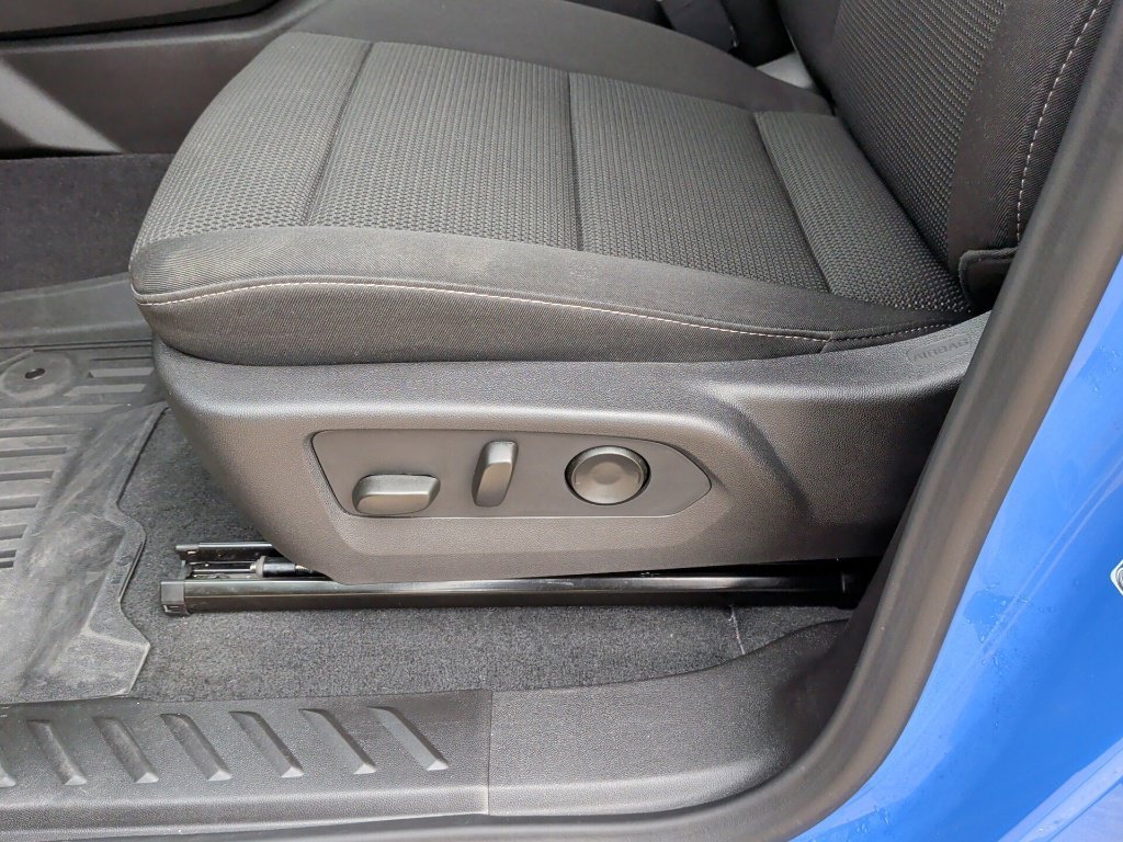Used 2026  GMC Elevation image 13
