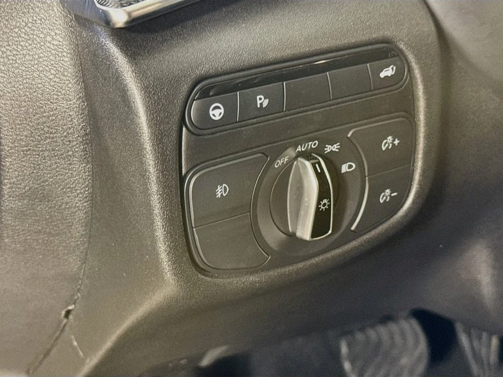 Certified Used 2024 Gray INFINITI SPORT image 13