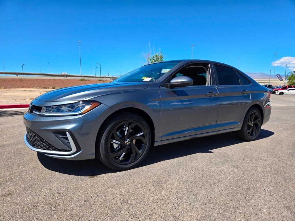 New 2026 Silver Volkswagen 1.5T SE image 2