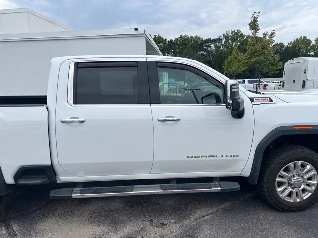 Used 2021 SUMMIT WHITE GMC Denali image 3