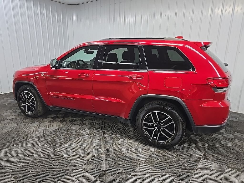 Used 2021 Red Line Jeep Trailhawk image 4