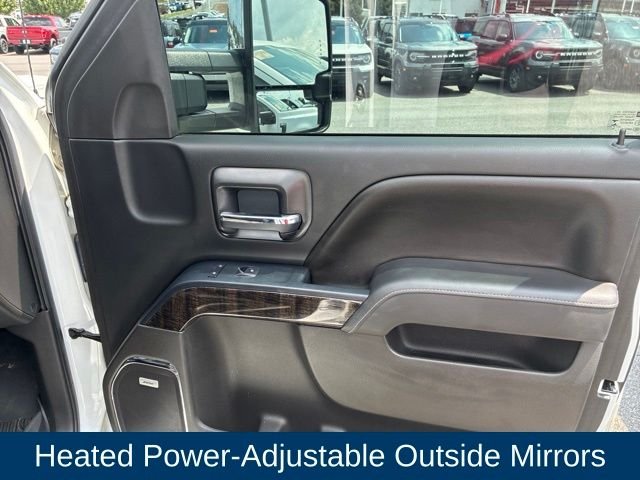 Used 2016 White GMC Denali image 27