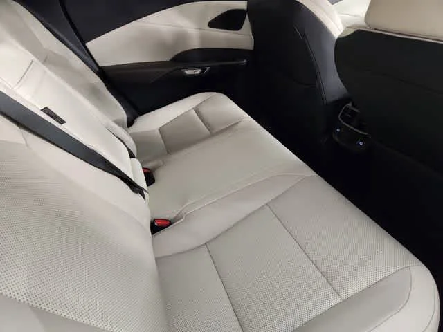 Used 2023 Eminent White Pearl Lexus  image 32