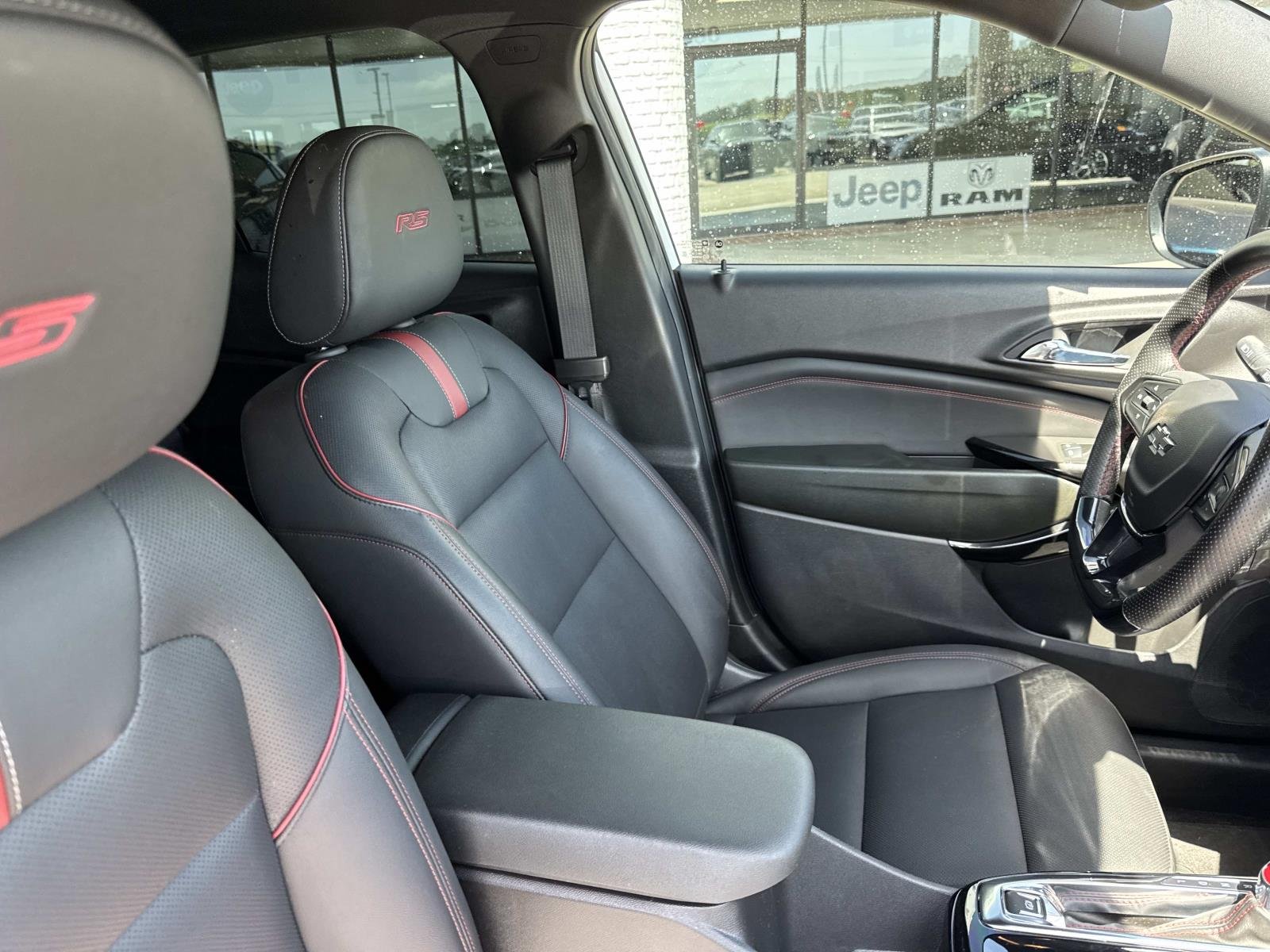 Used 2024 Summit White Chevrolet 2RS image 10