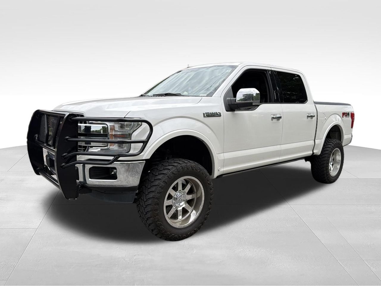 Used 2019 White Ford Lariat image 1