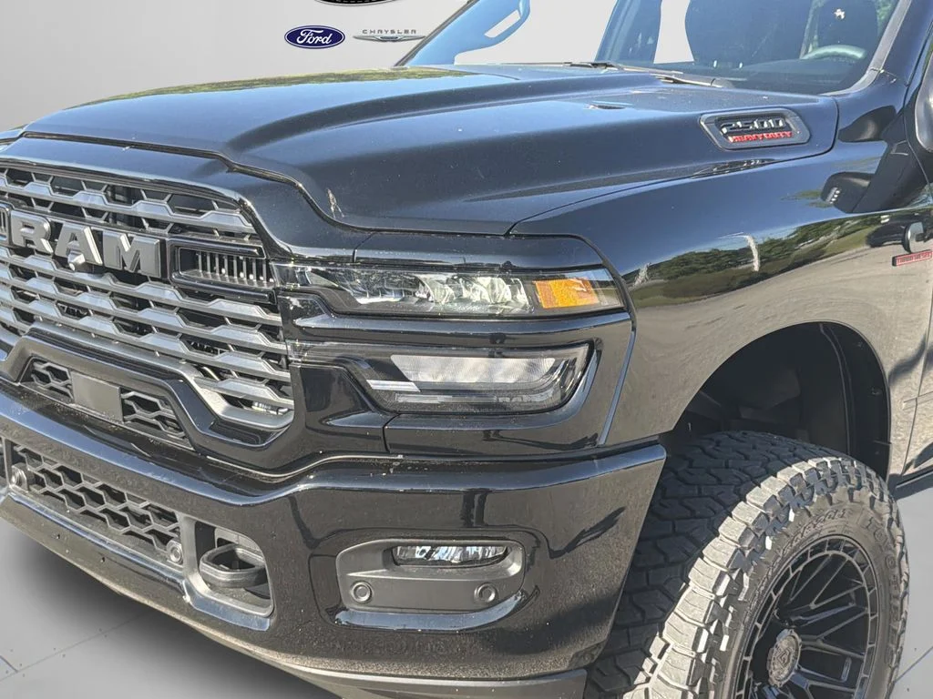 New 2025 Diamond Black Crystal Pearlcoat RAM Big Horn image 32