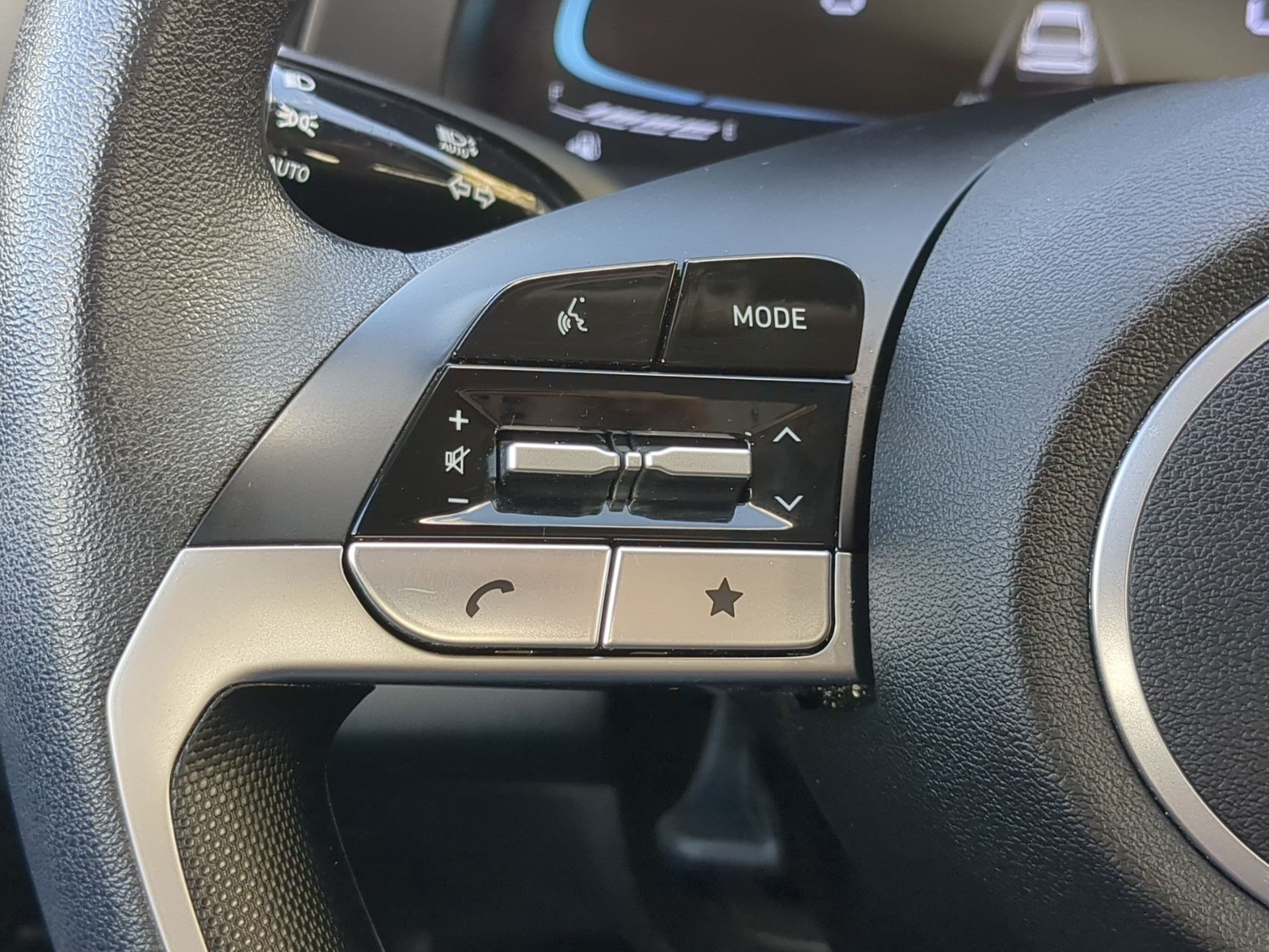 2024 Hyundai Elantra SE - Photo 17