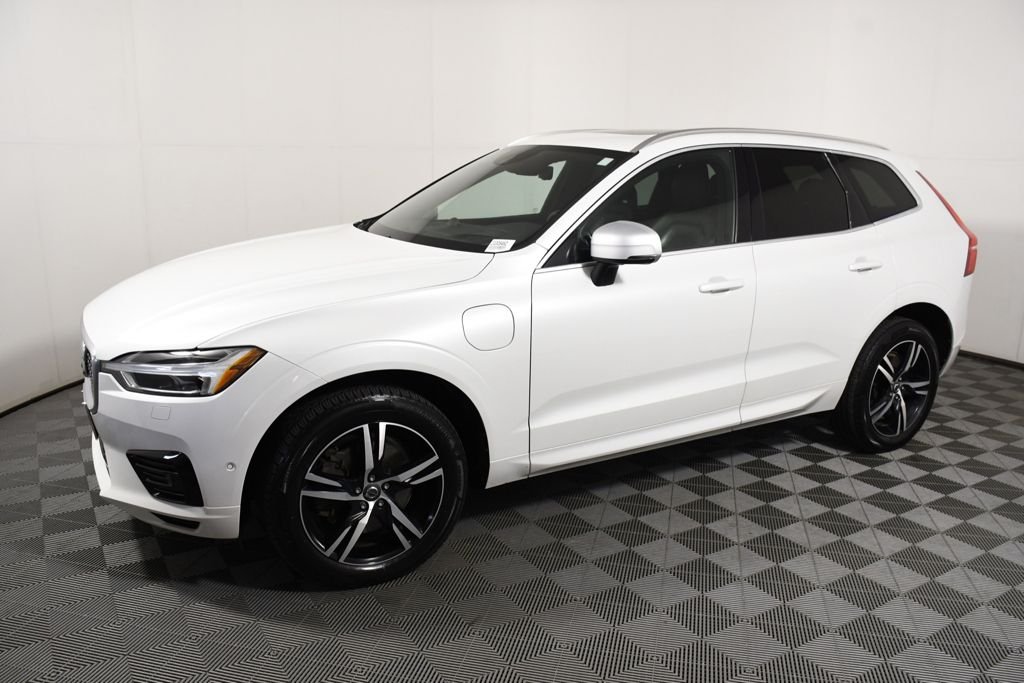 Used 2018 Volvo XC60 R-Design with VIN YV4BR0DM4J1008462 for sale in Richfield, Minnesota