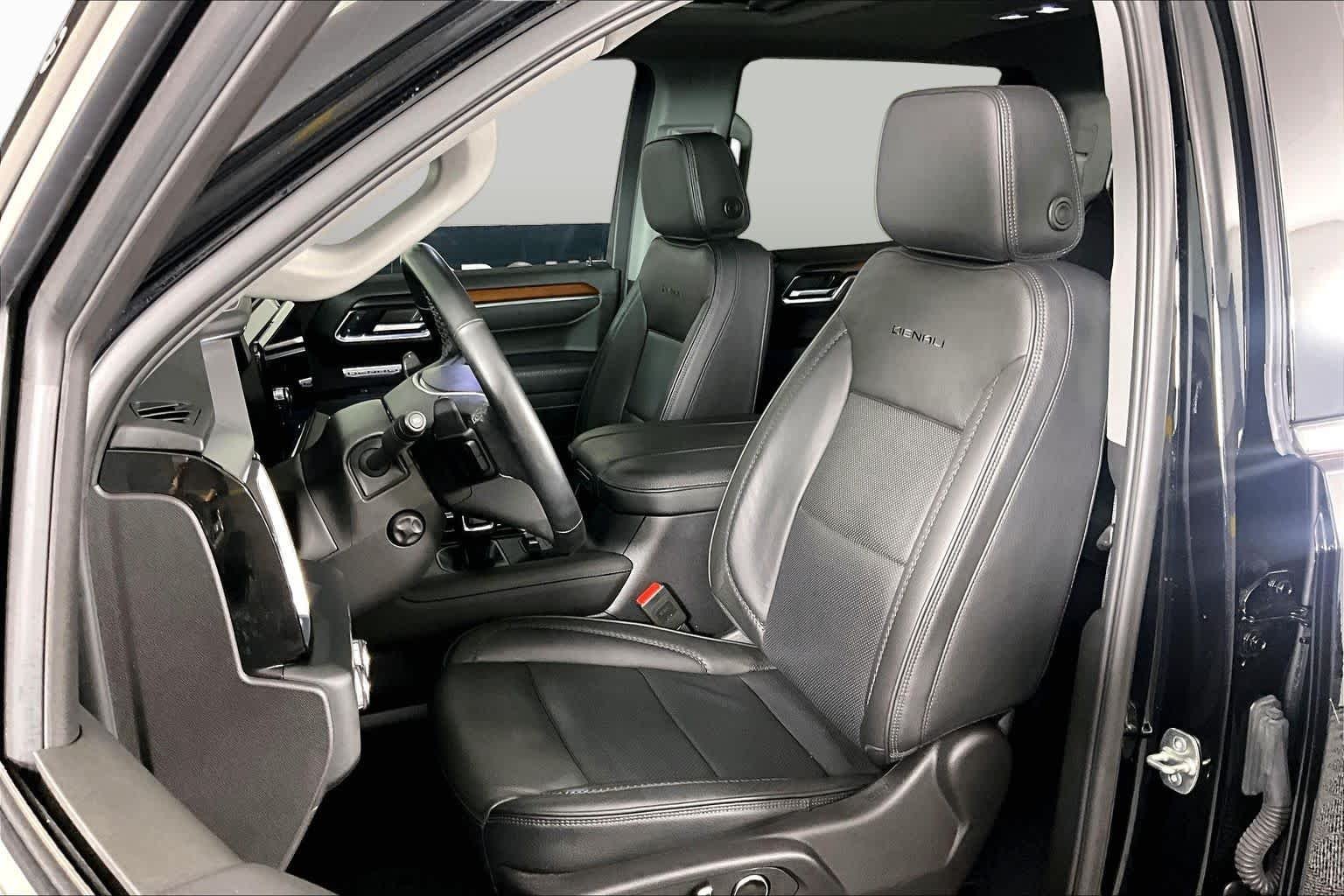 Used 2025 Onyx Black GMC Denali image 8