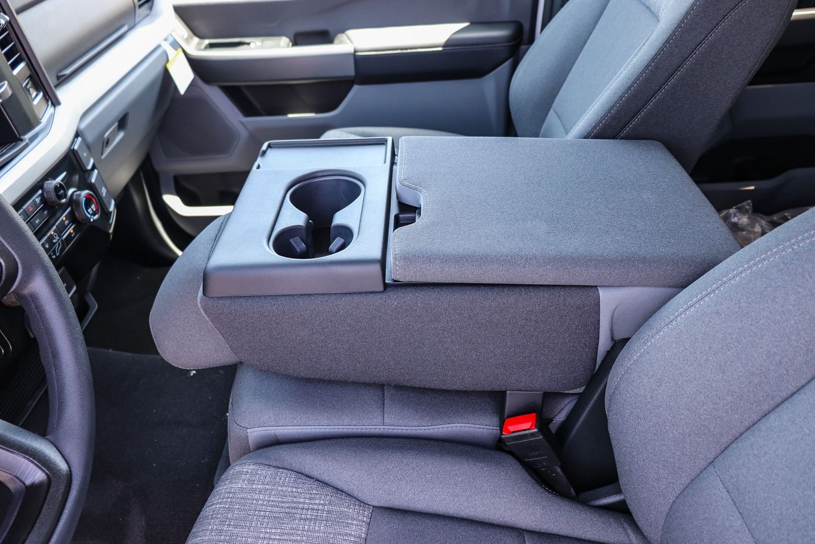 New 2026 Oxford White Ford F-250® XLT image 19