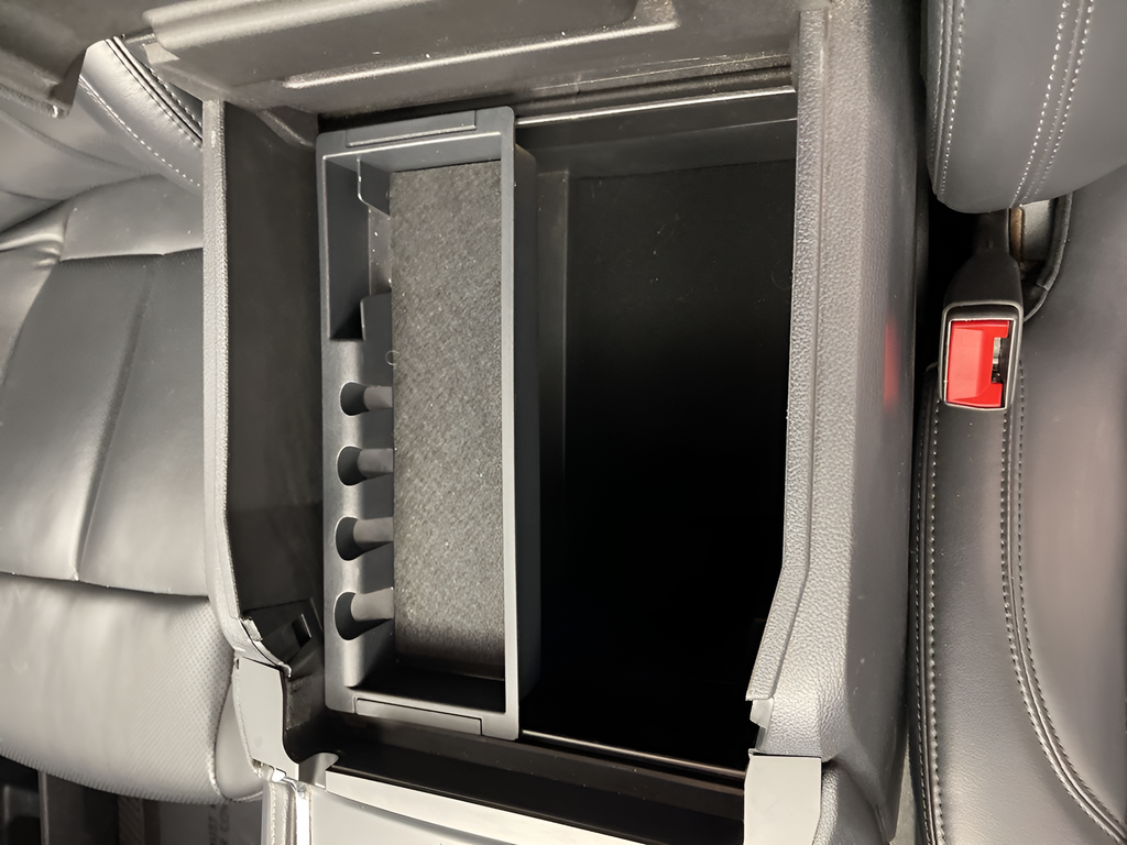 Used 2024 Silver Metallic Ford XLT image 11