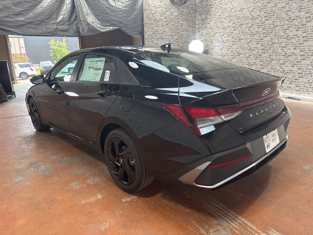 New 2026 Abyss Black Hyundai SEL Sport image 5