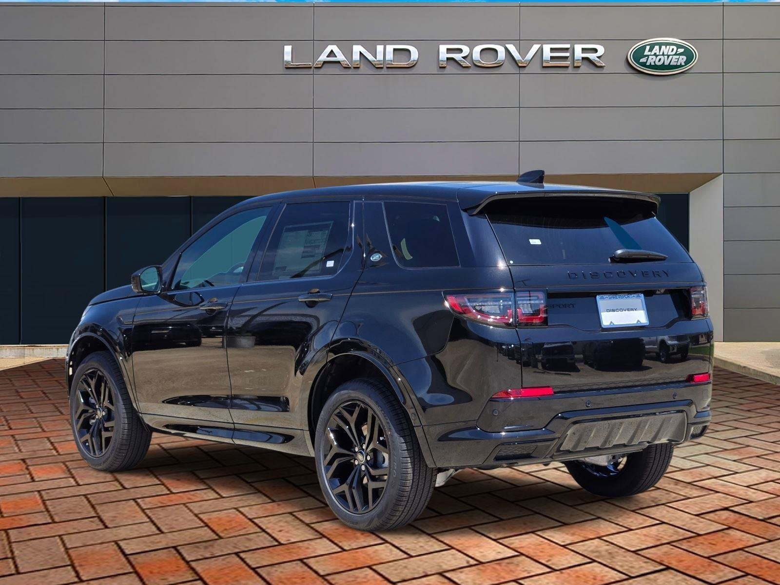 New 2026 Santorini Black LAND ROVER Landmark Edition image 4