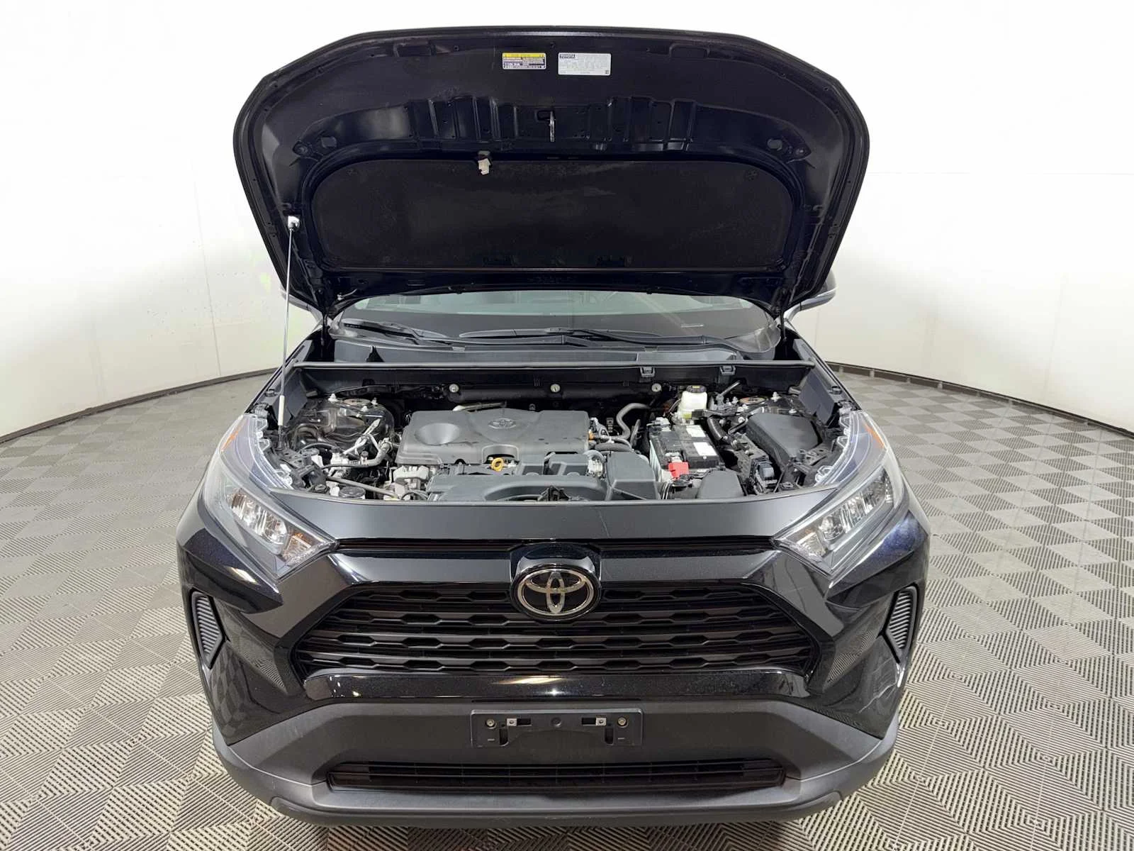 Used 2022 Midnight Black Metallic Toyota LE image 27