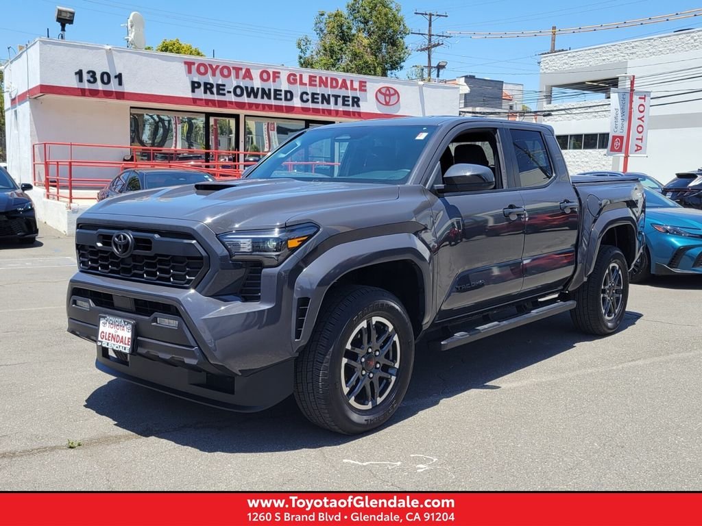Used 2025  Toyota  image 1