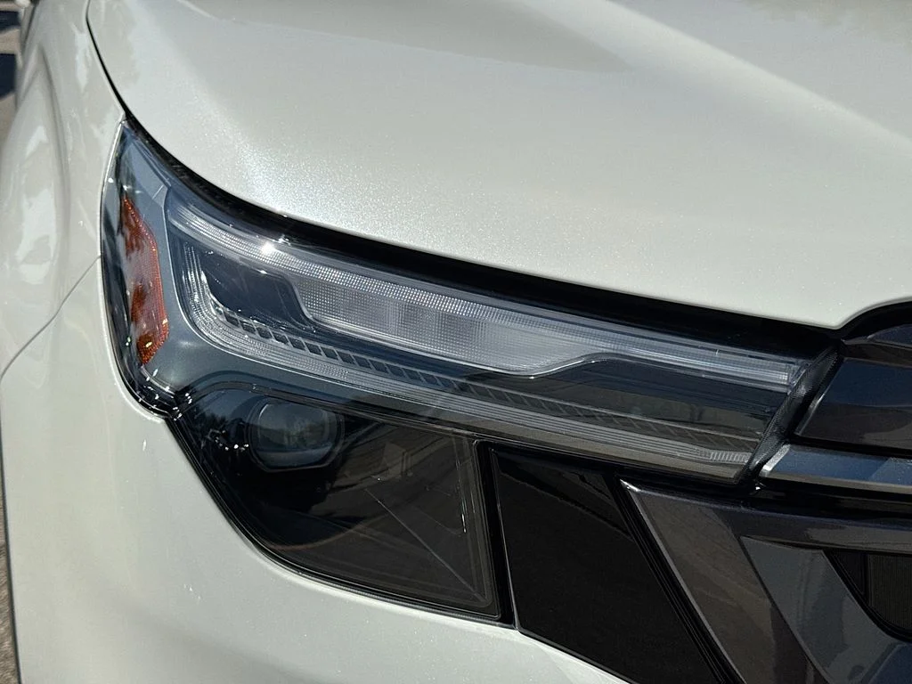 New 2026 CRYSTAL WHITE PEARL Subaru Limited image 40